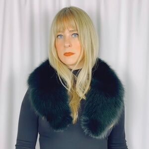 Vintage Dark Green Fox Fur Collar Scarf in Medium Size • Bridal • Black Fur